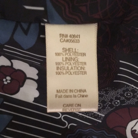 Burgundy Aventura Quilted Coat. Size Small. - Picture 10 of 11